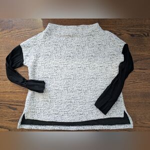 Women's Black and White Sweater